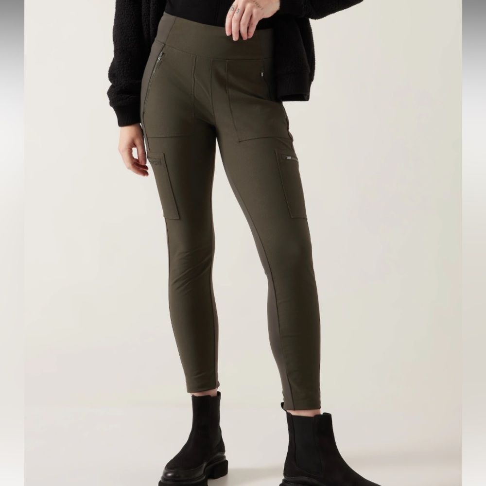 Athleta Green Highlands Hybrid Cargo Tight Legging